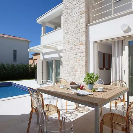 Villa Luxury Ginevra With Pool And Jacuzzi - By Mvsvillas Tar-Vabriga