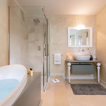 Luxury Ginevra With Pool And Jacuzzi - By Mvsvillas *