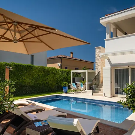 Luxury Ginevra With Pool And Jacuzzi - By Mvsvillas Tar-Vabriga