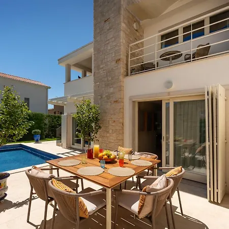 Villa Luxury Ginevra With Pool And Jacuzzi - By Mvsvillas *