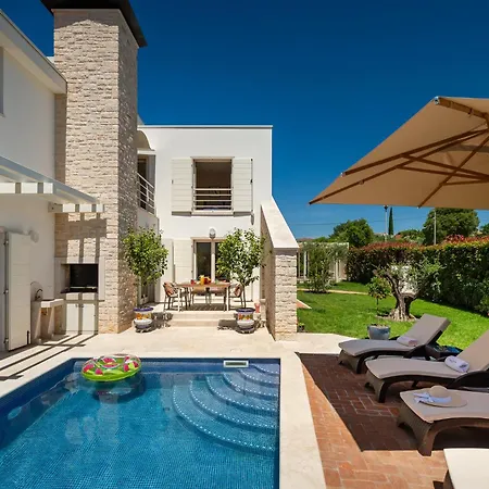 Luxury Ginevra With Pool And Jacuzzi - By Mvsvillas Villa