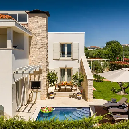 Luxury Ginevra With Pool And Jacuzzi - By Mvsvillas Villa Tar-Vabriga
