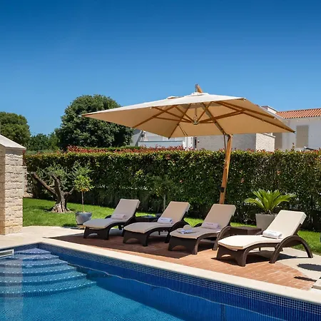 Luxury Ginevra With Pool And Jacuzzi - By Mvsvillas Villa