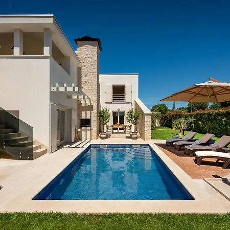 Luxury Ginevra With Pool And Jacuzzi - By Mvsvillas Villa *