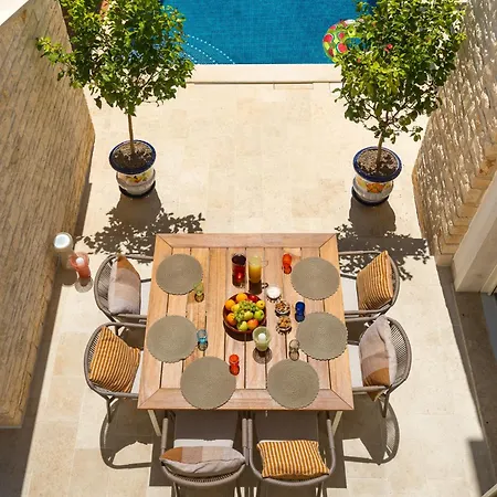 Luxury Ginevra With Pool And Jacuzzi - By Mvsvillas