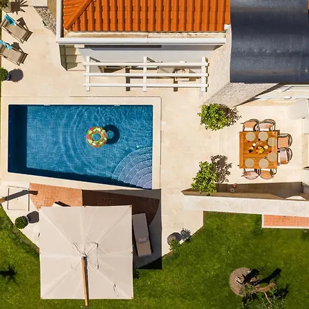 Luxury Ginevra With Pool And Jacuzzi - By Mvsvillas Villa Tar-Vabriga