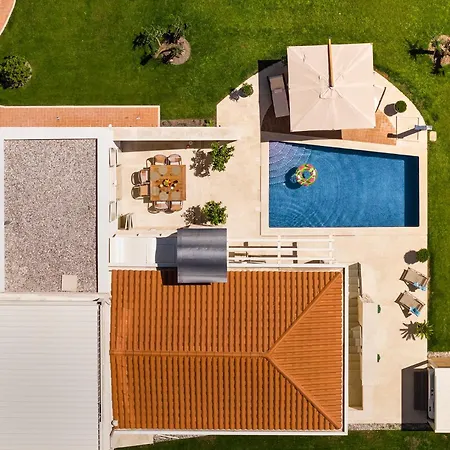Villa Luxury Ginevra With Pool And Jacuzzi - By Mvsvillas *