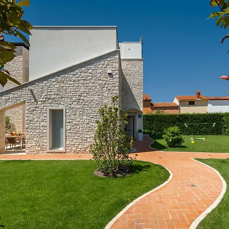 Luxury Ginevra With Pool And Jacuzzi - By Mvsvillas Villa *
